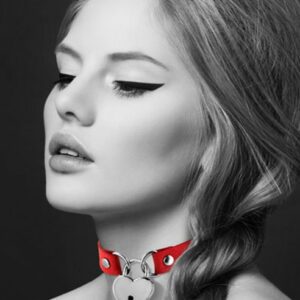 Collier en cuir rouge ou noir SM avec pendentif cadenas coeur argenté